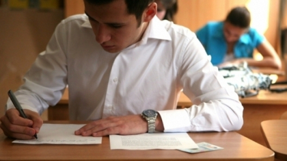 Bacalaureat 2014. Aproape 28 de mii de elevi sustin astazi examenul la limba straina