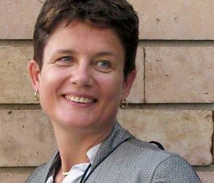 Moarte suspecta a unei foste jurnaliste BBC. Femeia a fost gasita spanzurata pe un aeroport, dupa ce ar fi pierdut un zbor Moarte suspecta a unei foste jurnaliste BBC. Femeia a fost gasita spanzurata pe un aeroport, dupa ce ar fi pierdut un zbor
