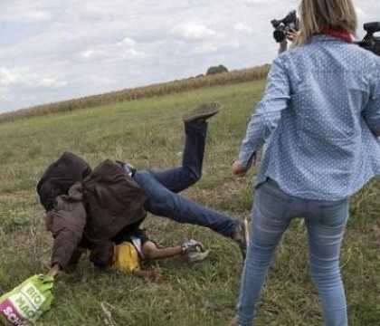 Jurnalista ungara care a lovit un refugiat sirian "vrea sa-l dea in judecata si sa plece in Rusia" "viata mea e distrusa"