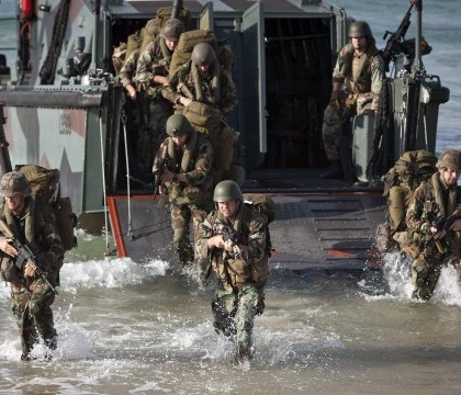 Wall Street Journal: NATO analizeaza posibilitatea suplimentarii trupelor in apropierea granitelor Rusiei Wall Street Journal: NATO analizeaza posibilitatea suplimentarii trupelor in apropierea granitelor Rusiei