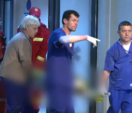 Cosmarul trait de rudele si prietenii celor aflati vineri seara in Clubul Colectiv."Au zis sa venim la spitale sa-i cautam"
