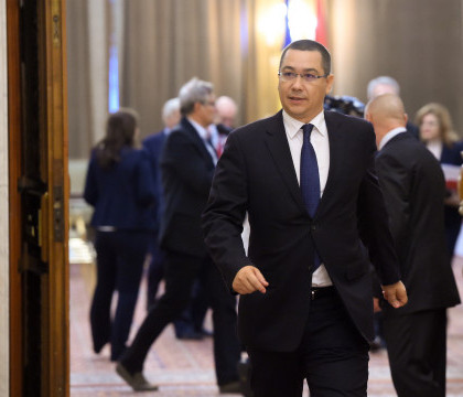 Reactii in urma demisiei lui Victor Ponta: "Cu o intarziere de un an, in sfarsit a facut ceea ce ar fi trebuit sa faca" Reactii in urma demisiei lui Victor Ponta: "Cu o intarziere de un an, in sfarsit a facut ceea ce ar fi trebuit sa faca"