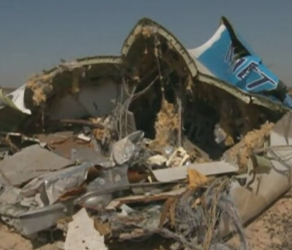 Avionul rus prabusit in Egipt ar fi fost doborat de o bomba. David Cameron are "informatii noi" care nu exclud aceasta varianta Avionul rus prabusit in Egipt ar fi fost doborat de o bomba. David Cameron are "informatii noi" care nu exclud aceasta varianta
