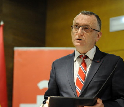 Portretul prim-ministrului interimar al Romaniei, Sorin Cimpeanu, autorul a peste 10 de carti si 80 de articole stiintifice