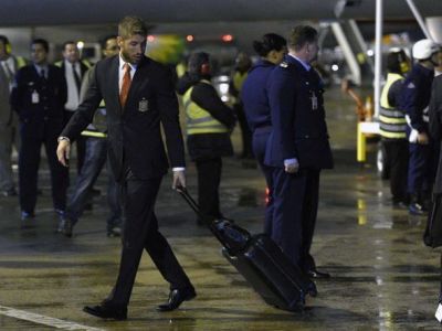 Nationala Spaniei, emotii mari la Madrid! Avionul a fost lovit de un fulger la aterizare Nationala Spaniei, emotii mari la Madrid! Avionul a fost lovit de un fulger la aterizare