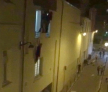 "Ajutati-ma, sunt insarcinata". Ce s-a intamplat cu femeia care s-a agatat de ferestre ca sa scape de macelul din Bataclan - VIDEO