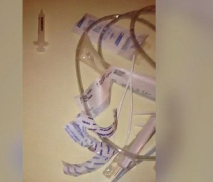 Imagini filmate in camera de hotel in care teroristii au pus la cale atentatele din Paris. Ce au gasit in interior. VIDEO