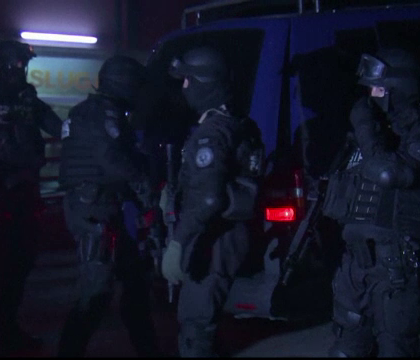 Un barbat inarmat s-a sinucis dupa ce a ucis doi soldati bosniaci la Sarajevo: "Securitatea, ridicata la cel mai inalt nivel" Un barbat inarmat s-a sinucis dupa ce a ucis doi soldati bosniaci la Sarajevo: "Securitatea, ridicata la cel mai inalt nivel"