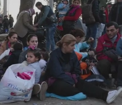 Mii de refugiati sunt blocati la granita din Grecia si Macedonia, in prag de iarna, dupa ce Serbia le-a interzis trecerea Mii de refugiati sunt blocati la granita din Grecia si Macedonia, in prag de iarna, dupa ce Serbia le-a interzis trecerea