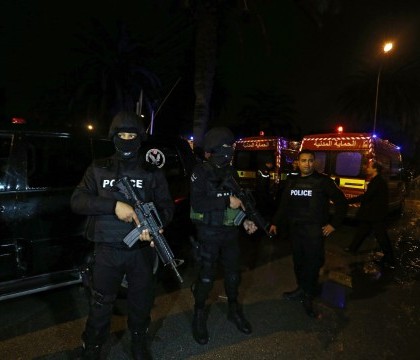 ATENTAT in Tunisia: Cel putin 14 morti intr-un atac cu bomba care a vizat garda prezidentiala. "E stare de urgenta" - VIDEO ATENTAT in Tunisia: Cel putin 14 morti intr-un atac cu bomba care a vizat garda prezidentiala. "E stare de urgenta" - VIDEO