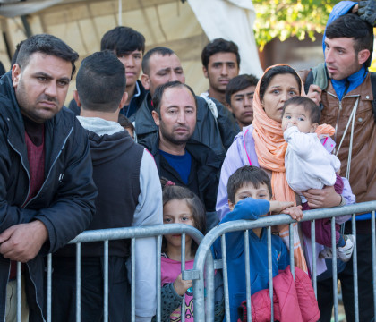 Cea mai generoasa tara europeana la acordarea de azil isi inchide portile in fata refugiatilor:"Nu mai putem face fata" Cea mai generoasa tara europeana la acordarea de azil isi inchide portile in fata refugiatilor:"Nu mai putem face fata"