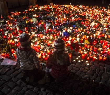 A scris pe internet"Asta merita Franta, sa moara!" dupa atentatele din Paris. Ce pedeapsa a primit tanarul de 18 ani