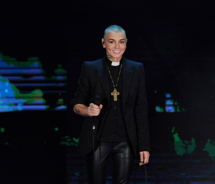 Cantareata Sinead O\'Connor a anuntat pe Facebook ca vrea sa se sinucida. Mesajul care i-a inspaimantat pe fanii artistei