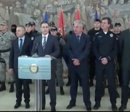 Premierul Serbiei a cerut sa faca testul cu detectorul de minciuni pentru a isi demonstra nevinovatia intr-un caz de santaj Premierul Serbiei a cerut sa faca testul cu detectorul de minciuni pentru a isi demonstra nevinovatia intr-un caz de santaj