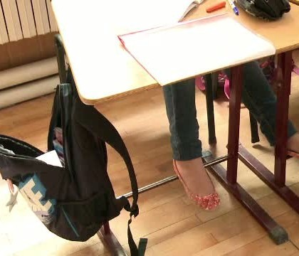 "Daca vrei sa te calc in picioare, te calc". O invatatoare, inregistrata in timp ce ii jigneste pe elevii sai "Daca vrei sa te calc in picioare, te calc". O invatatoare, inregistrata in timp ce ii jigneste pe elevii sai