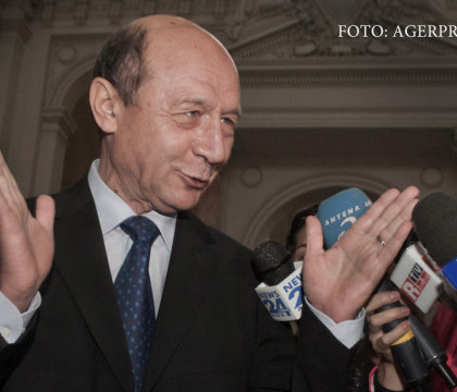 Fostul presedinte Traian Basescu va fi urmarit penal, pentru episodul "Imi dau demisia in 5 minute" din 2007 Fostul presedinte Traian Basescu va fi urmarit penal, pentru episodul "Imi dau demisia in 5 minute" din 2007