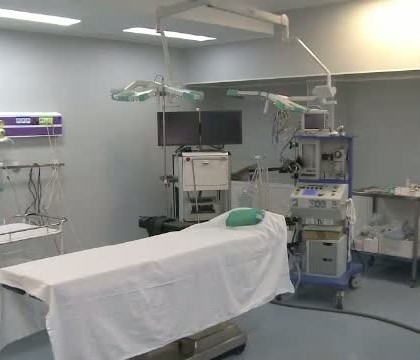 Exemplul pozitiv al unui spital din Romania renovat integral din fonduri UE. Masurile luate pentru a-i proteja pe pacienti de infectii Exemplul pozitiv al unui spital din Romania renovat integral din fonduri UE. Masurile luate pentru a-i proteja pe pacienti de infectii