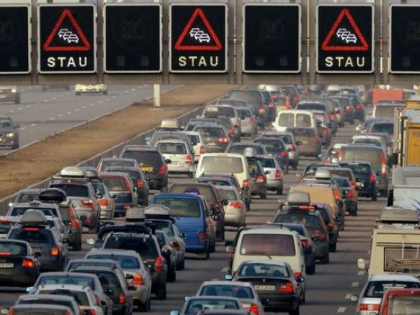 Decizia ce revolta un continent. Puterea nr. 1 a Europei introduce taxa pentru soferii straini