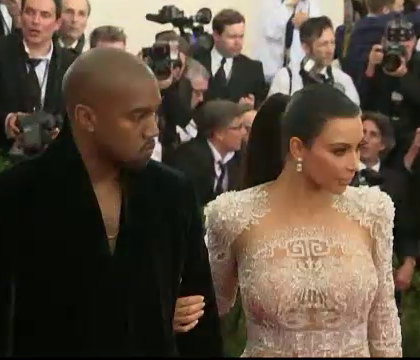 Kim Kardashian si Kanye West, ironizati pe Twitter pentru numele dat fiului lor. Ce zic fanii despre "Sfantul Vest" Kim Kardashian si Kanye West, ironizati pe Twitter pentru numele dat fiului lor. Ce zic fanii despre "Sfantul Vest"