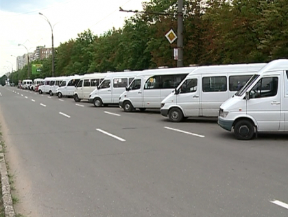 Si microbuzele de pe ruta 110 au intrat in greva. Administratorii urmeaza sa aiba o discutie cu primarul Si microbuzele de pe ruta 110 au intrat in greva. Administratorii urmeaza sa aiba o discutie cu primarul