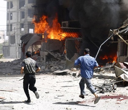 Cel putin 12 morti intr-un triplu atentat sinucigas cu masina capcana in Siria, intr-o zona controlata de forte kurde siriene