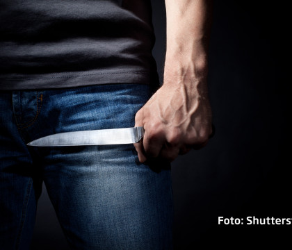 Trei minute de groaza pentru o femeie insarcinata. Un prieten de familie a agresat-o in timp ce iubitul asculta in telefon Trei minute de groaza pentru o femeie insarcinata. Un prieten de familie a agresat-o in timp ce iubitul asculta in telefon