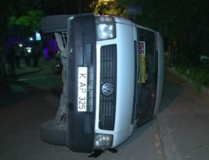 Cei doi soferi de pe rutele 155 si 120, implicati in accidente rutiere, au fost plasati in arest Cei doi soferi de pe rutele 155 si 120, implicati in accidente rutiere, au fost plasati in arest