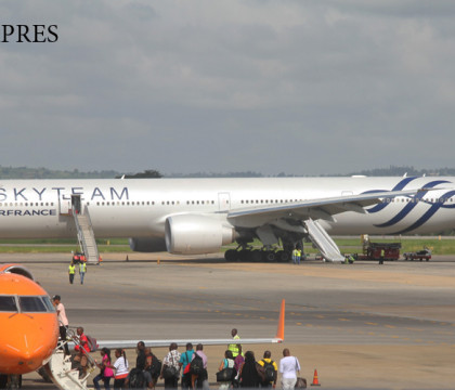 Cine este primul suspect in cazul falsei bombe din zborul Air France. Dispozitivul "explozibil": un ceas si niste cutii Cine este primul suspect in cazul falsei bombe din zborul Air France. Dispozitivul "explozibil": un ceas si niste cutii