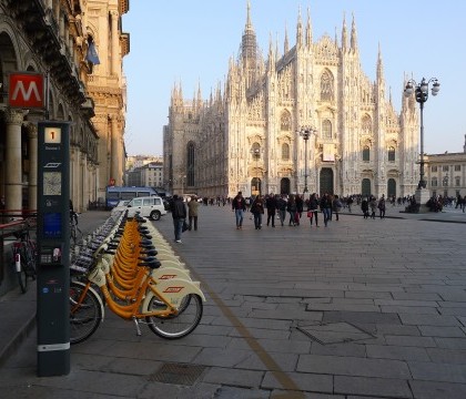 Circulatia auto din Milano, interzisa trei zile din cauza poluarii. Cum pot circula localnicii si turistii Circulatia auto din Milano, interzisa trei zile din cauza poluarii. Cum pot circula localnicii si turistii