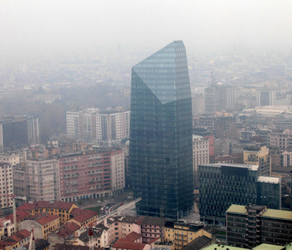 Masuri fara precedent in Italia, dupa ce orasele au fost acoperite de SMOG. Circulatia masinilor a fost INTERZISA 3 zile - VIDEO