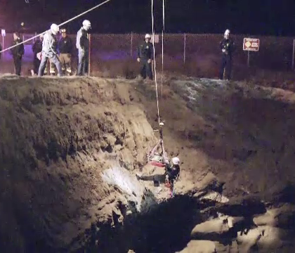 Moarte stupida in California din cauza telefonului mobil. Un tanar a cazut de pe o stanca incercand sa faca o fotografie