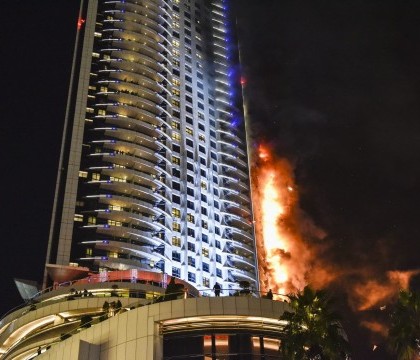 Gestul eroic facut de un britanic in incendiul din Dubai: cum si-a salvat mama imobilizata in scaun cu rotile Gestul eroic facut de un britanic in incendiul din Dubai: cum si-a salvat mama imobilizata in scaun cu rotile