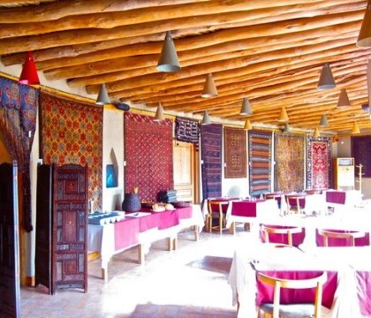 Atentat sinucigas cu masina-capcana la un restaurant francez din Kabul. Cine a revendicat atacul