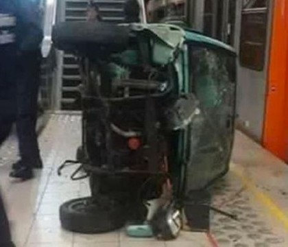 Panica la metroul din Bruxelles. Ce s-a intamplat dupa ce mai multi tineri au impins o masina pe scarile unei statii. VIDEO