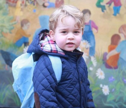 Prima zi de gradinita a Printului George. Fotografiile au fost facute chiar de catre mama sa, ducesa de Cambridge Prima zi de gradinita a Printului George. Fotografiile au fost facute chiar de catre mama sa, ducesa de Cambridge
