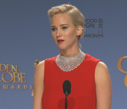 Jennifer Lawrence a certat un jurnalist la conferinta de presa, dupa Globurile de Aur. Reactia ei a fost criticata de fani