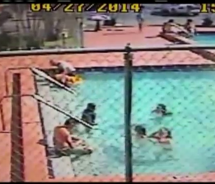 Accesul solicitantilor de azil la piscina, interzis intr-o localitate din Germania. O tanara de 17 ani a fost violata Accesul solicitantilor de azil la piscina, interzis intr-o localitate din Germania. O tanara de 17 ani a fost violata