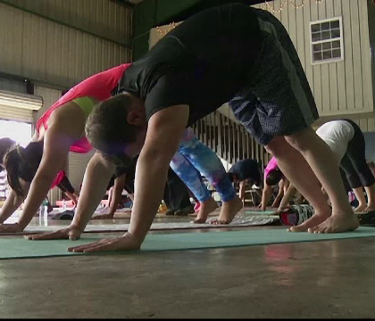 Cursurile de yoga organizate in fabrici de bere, la mare cautare in SUA. Reteta de succes a unui producator din Florida