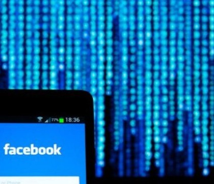 Facebook INTERZICE postarile si comentariile rasiste in Germania. Ce se va intampla cu cei care scriu astfel de mesaje