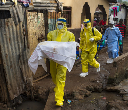 Un nou caz de deces provocat de Ebola in Africa. OMS declarase sfarsitul epidemiei in urma cu cateva zile