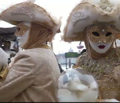 Masuri de securitate sporite la carnavalul de la Venetia. Autoritatile nu au fost de acord cu interzicerea mastilor