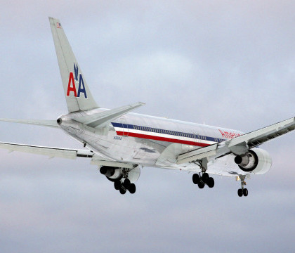 Un Boeing 767, cu peste 200 de persoane la bord, a aterizat de urgenta dupa o zona cu turbulente. 7 pasageri au fost raniti