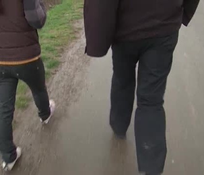 O tanara de 16 ani a mers cu doi barbati acasa, acum ambii au fost arestati preventiv. Principalul suspect are 5 copii acasa O tanara de 16 ani a mers cu doi barbati acasa, acum ambii au fost arestati preventiv. Principalul suspect are 5 copii acasa