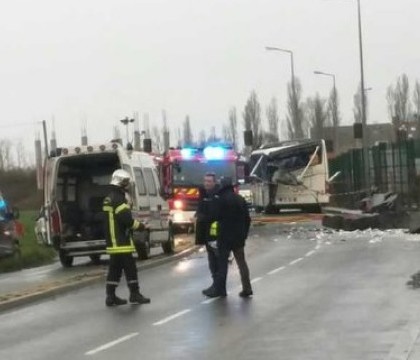 Sase adolescente au murit intr-un accident, in vestul Frantei. Fetele se aflau intr-un microbuz scolar Sase adolescente au murit intr-un accident, in vestul Frantei. Fetele se aflau intr-un microbuz scolar
