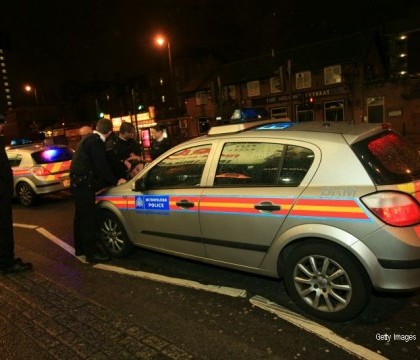 Momentul in care un britanic accelereaza si intra cu masina intr-un grup de tineri. Cum si-a motivat fapta barbatul Momentul in care un britanic accelereaza si intra cu masina intr-un grup de tineri. Cum si-a motivat fapta barbatul
