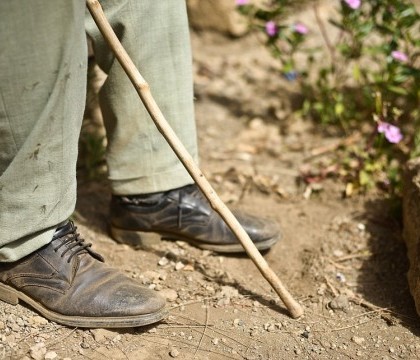 Drama traita de un tata din Kenya. Povestea batranului obligat sa priveasca in timp ce fiicele sale erau abuzate sexual Drama traita de un tata din Kenya. Povestea batranului obligat sa priveasca in timp ce fiicele sale erau abuzate sexual