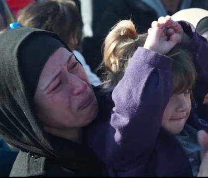 Sute de refugiati, in pragul disperarii la granita Greciei cu Macedonia. "Au dormit direct pe pamant, in ploaie." Sute de refugiati, in pragul disperarii la granita Greciei cu Macedonia. "Au dormit direct pe pamant, in ploaie."