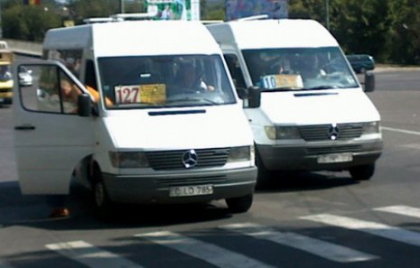 Ruta de microbuz 127, anulata pe hartie, ar putea fi restabilita. Anuntul facut de Chirtoaca la Primarie Ruta de microbuz 127, anulata pe hartie, ar putea fi restabilita. Anuntul facut de Chirtoaca la Primarie