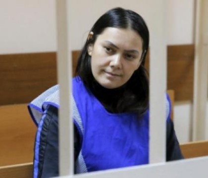 Bona care a decapitat un copil la Moscova a fost inculpata pentru crima. Marturia tatalui ei - VIDEO Bona care a decapitat un copil la Moscova a fost inculpata pentru crima. Marturia tatalui ei - VIDEO