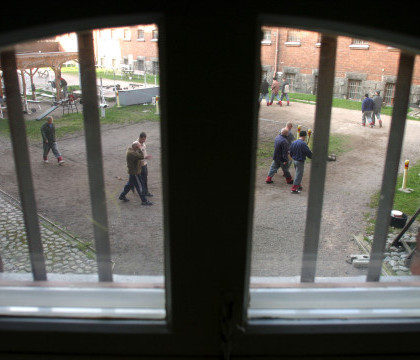 Tara in care detinutii umbla liberi prin orase si au propriile chei. Cum functioneaza cel mai permisiv sistem de detentie Tara in care detinutii umbla liberi prin orase si au propriile chei. Cum functioneaza cel mai permisiv sistem de detentie